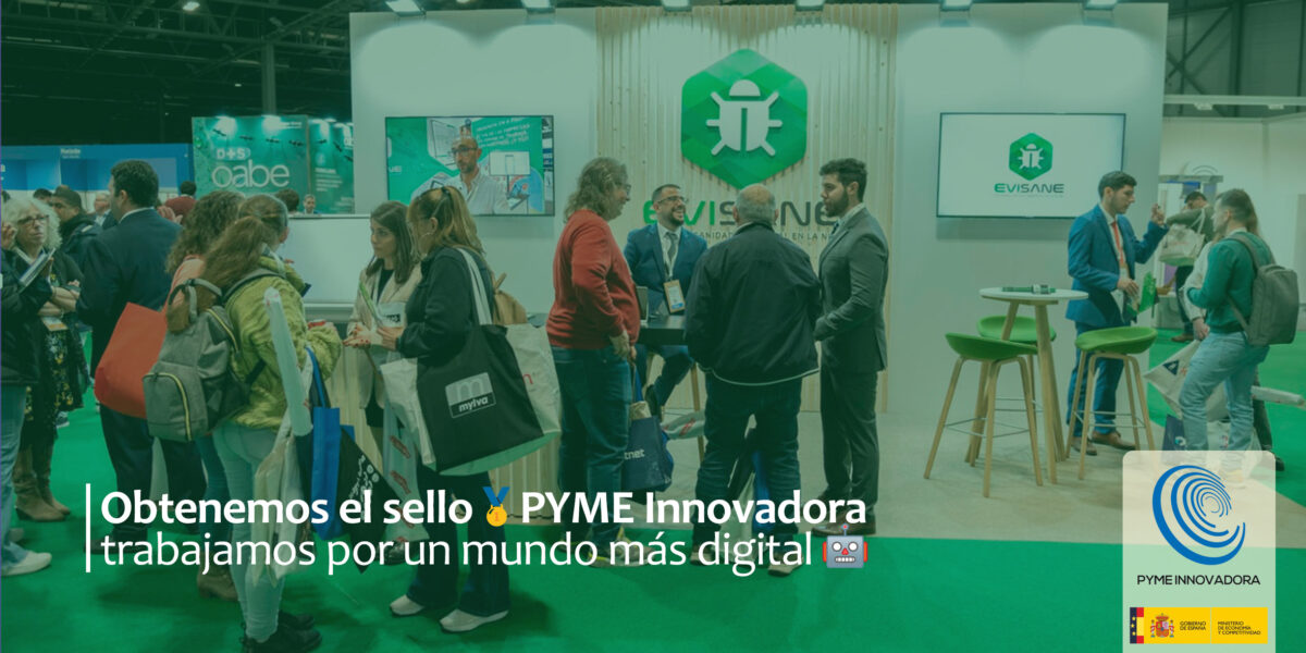 Stand de Evisane en una feria profesional, con varias personas conversando y un cartel que anuncia que somos PYME innovadora